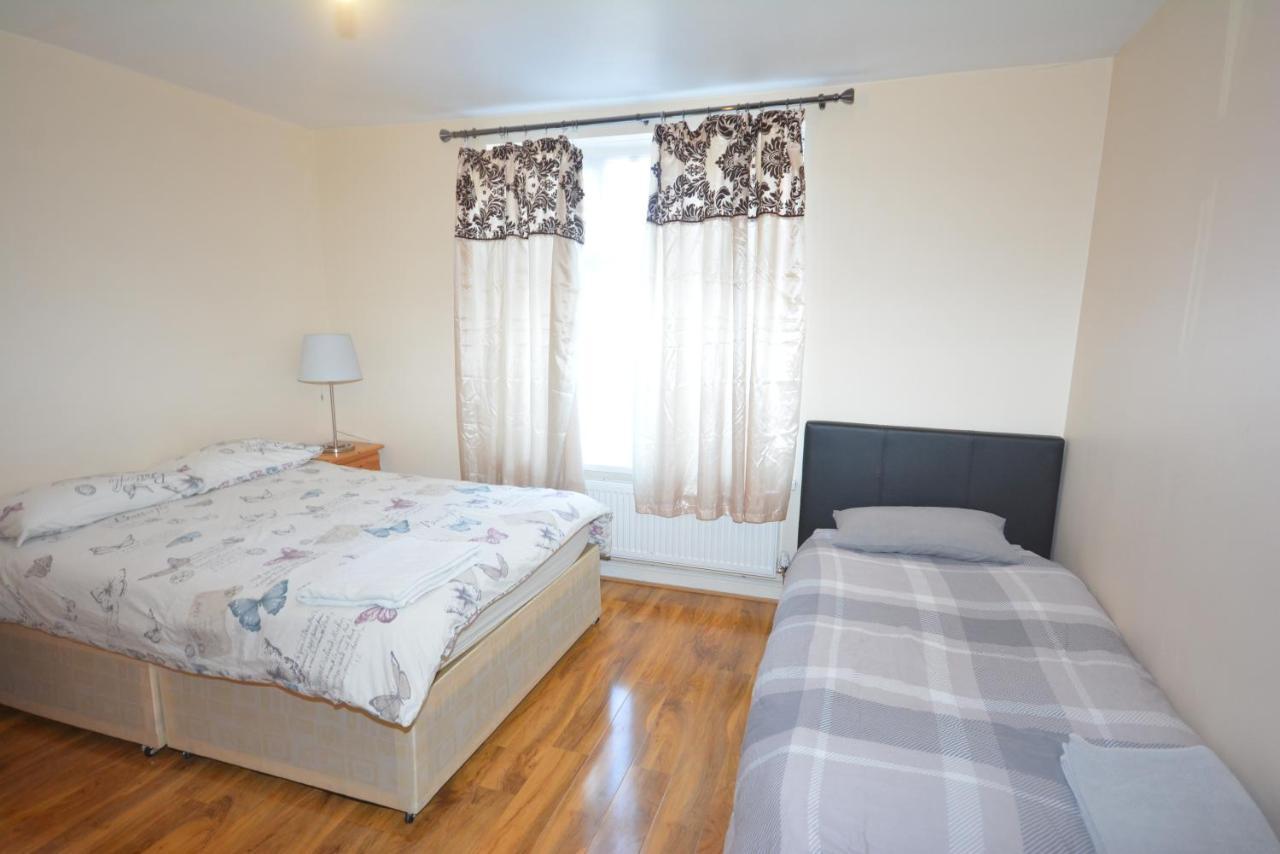 London Deluxe 6 Bedroom House Dagenham Exterior photo
